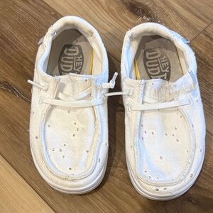 HEY DUDE WENDY YOUTH RISE EYELET Kids White Sneakers